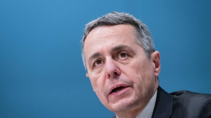 Bundesrat Ignazio Cassis, Vorsteher des Eidgenoessischen Departements fÃ¼r auswaertige Angelegenheiten, waehrend einer Pressekonferenz zum Abkommen zwischen der Schweiz und Italien ueber die Besteuerung von Grenzgaengern am Mittwoch, 23. Dezember 2020, in Bellinzona.(KEYSTONE/Ti-Press/Elia Bianchi)