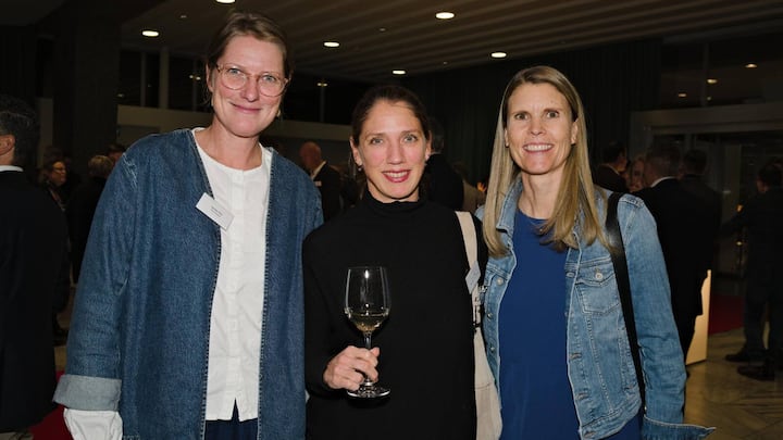 Carolyn Pike, FGS Global; Linda Mall, Volvo Car Switzerland AG; IrÃÂ¨ne Dumas, Swisscom Directories AG Bilanz Business Talk Dezember 2025