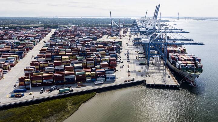 The Port of Charleston in Charleston, South Carolina, U.S., on Wednesday, Nov. 3, 2021. The supply crunch that has dogged the global shipping industry could worsen before it gets better, with new challenges ranging from crew retention to wage inflation. Photographer: Sam Wolfe/Bloomberg