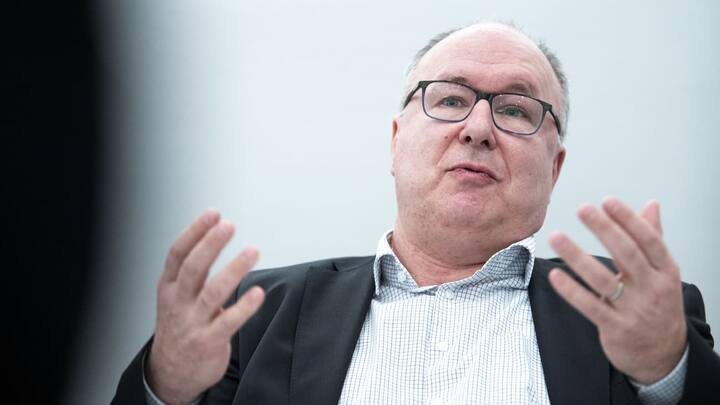 Pierre-Yves Maillard, Praesident SGB, anlaesslich der SGB-Jahresmedienkonferenz, am Donnerstag 9. Januar 2020, in Bern. (KEYSTONE/ Marcel Bieri)