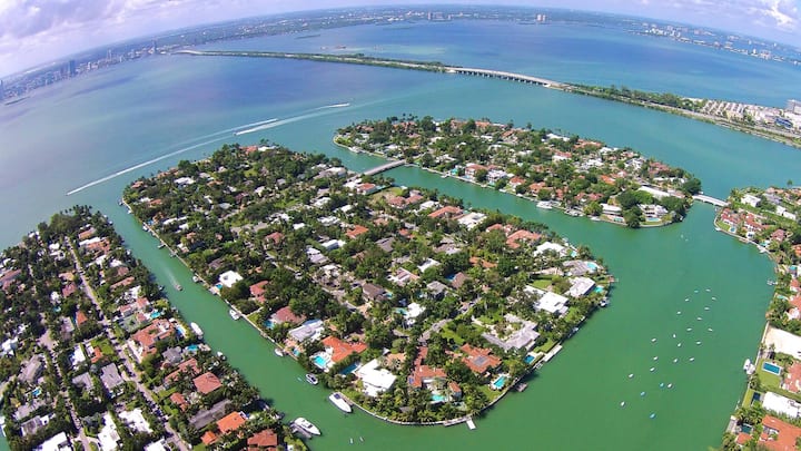 Neues Heim: Seine offizielle Wohnanschrift ist Miami Beach. Das Anwesen – Schätzwert 18  Millionen Dollar – liegt auf den mondänen Sunset Islands.