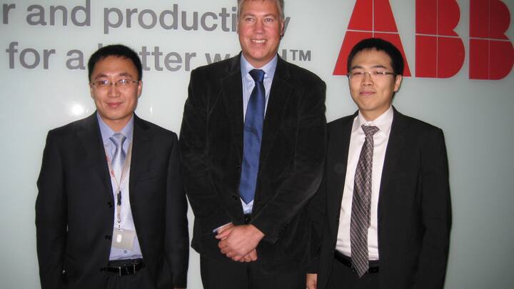 Im Reich der MitteWierod mit Kollegen aus dem Bereich Elektri­fizierung im Oktober 2010 in Beijing.