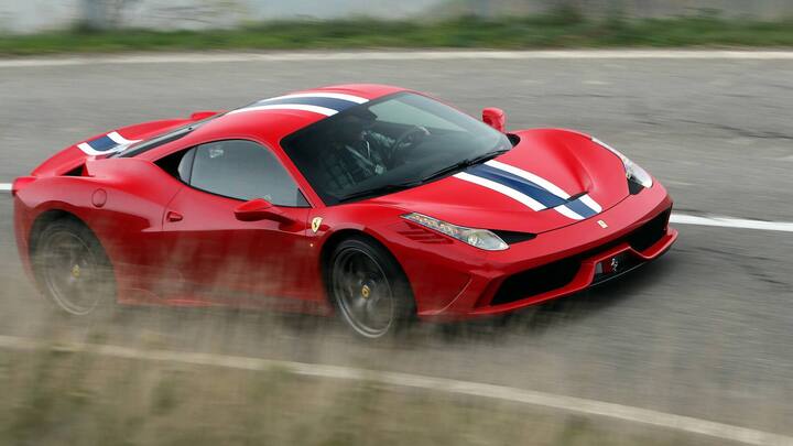 458 Speciale, 2013, 605 PS, extrem leistungsstarker V8-Saugmotor.