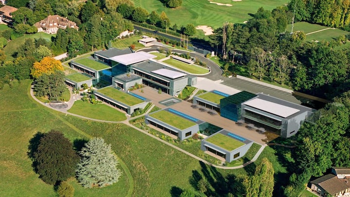 <p>Vom Machtkampf ­erschüttert: der Sitz der Organisation im Genfer Vorort Cologny.</p>