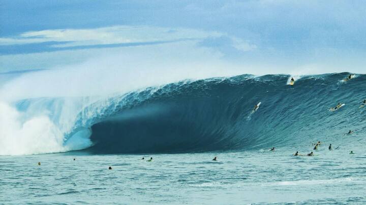 Tavarua, Fidschi Seine absolute Lieblingsinsel. Das kleine Inselparadies bietet perfekte Wellen wie Cloudbreak und viele gute Restaurants. Es gilt als Heimat der glücklichsten Menschen der Welt.