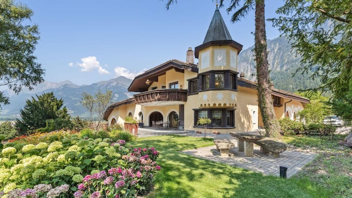 Villa mit Schwimmbad, Igis (GR)