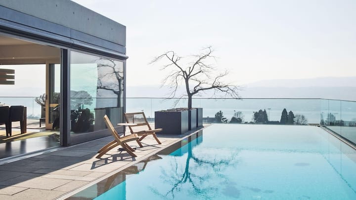 Architektenvilla mit Infinitypool und Seesicht, Herrliberg (ZH)