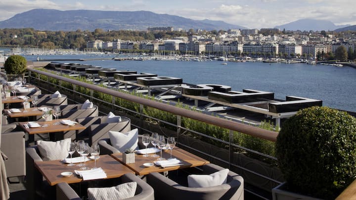 <p>Four Seasons Hotel des Bergues</p>