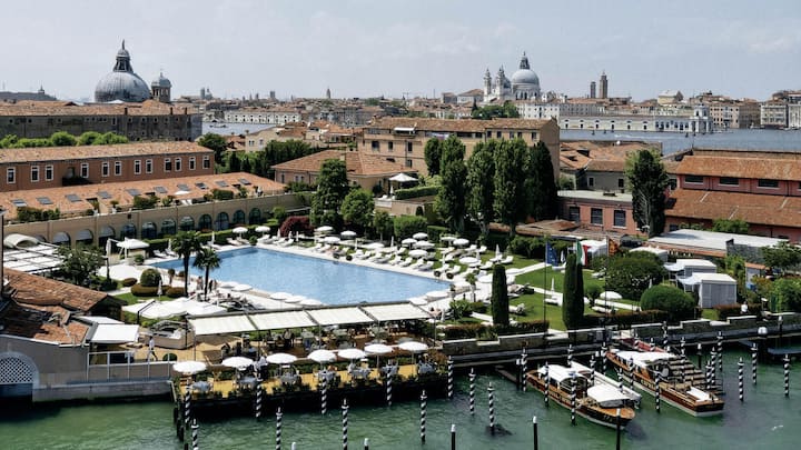 <p>Hotel Cipriani</p>