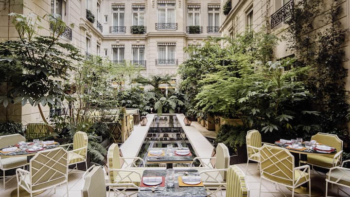 <p>Hôtel de Crillon</p>
