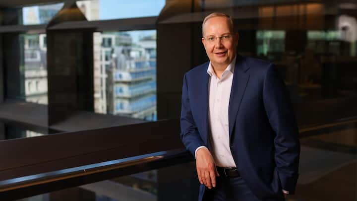 <p>Der ehemalige Lufthansa-Manager Remco Steenbergen fährt als neuer CFO einen strikten Sparkurs.</p>