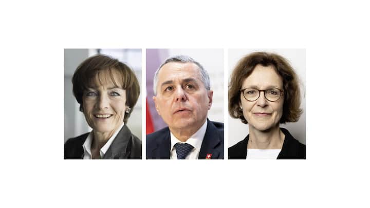 <p>Franziska Tschudi Sauber (l.), Ignazio Cassis, Monika Rühl.</p>