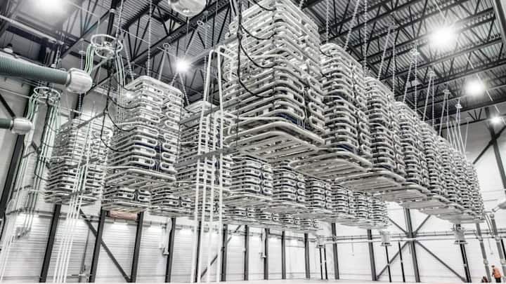 <p>ABB verkaufte die Stromnetzsparte für rund 11 Milliarden Dollar an die japanische Hitachi.</p>