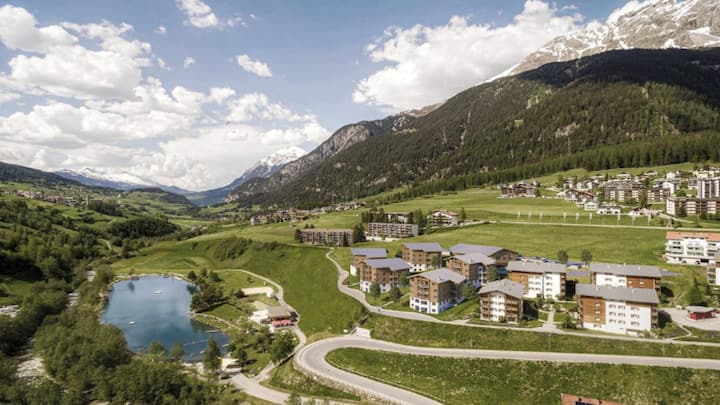 <p>Der Bau des Resort Viols (Bildmitte) in Savognin kann beginnen.</p>