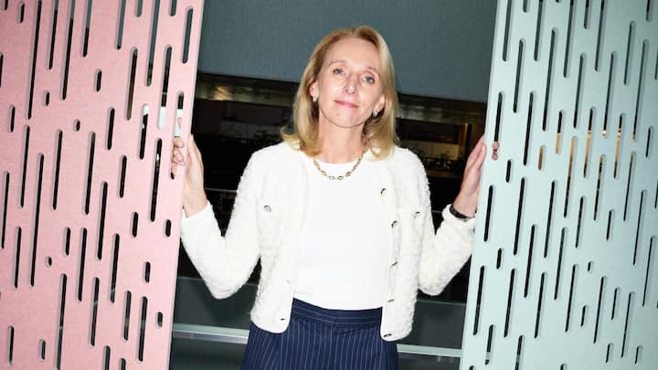 <p>Hanneke Faber am Firmensitz in Lausanne.</p>