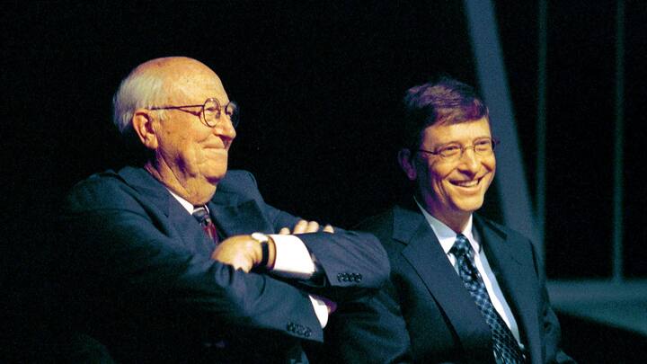 William H. Gates, Sr. and his son Bill Gates, chairman and chief software architect of Microsoft, are introduced during a lecture at the University of Washington in Seattle Friday, May 4, 2001. The lecture followed a groundbreaking for the university's new law school facility, William H. Gates Hall, named after the senior Gates, a school alumnus. (AP Photo/Andy Rogers)