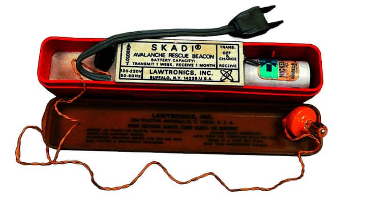 <p>Das Skadi, das erste Lawinenverschüttetengerät, trug den Übernahmen «Hotdog».</p>
