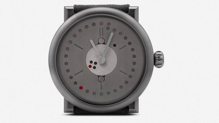 Oechslin & Junior Perpetual Calendar: Reduktion statt Ritual. Der Tüftler Ludwig Oechslin vereinfacht die Ewigkeit auf wenige Zahnräder – genial. Circa 25 000 Franken.