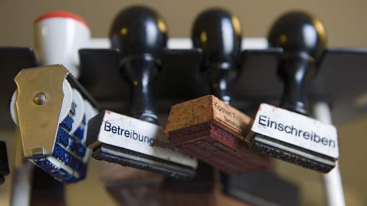 Das Betreibungsamt Zug versteigert derzeit mehrere Schweizer Luxusuhren.