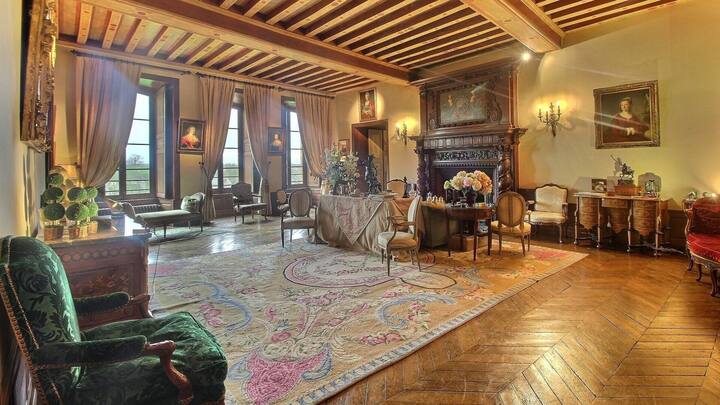 ... einem Nebenschloss, ...