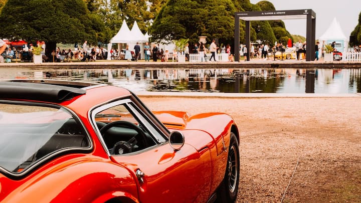 A. Lange & Söhne präsentiert sich an Klassik-Events wie dem Concours of Elegance in Hampton Court Palace.