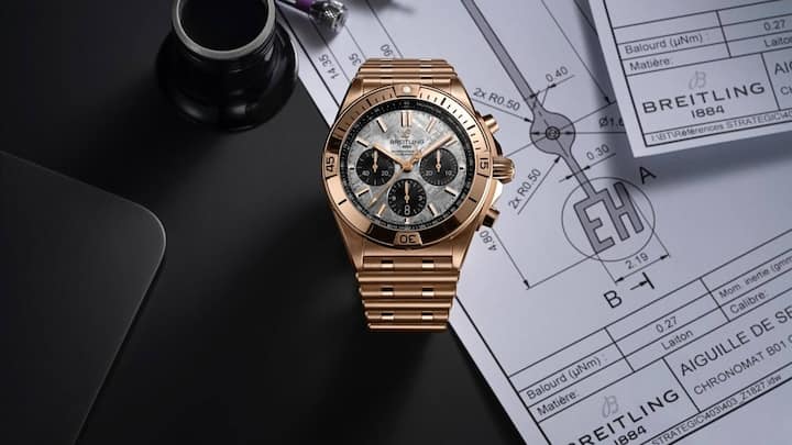 Chronomat B01: Gehäuse: 42 mm, Rotgold Kaliber: Breitling 01 (Manufakturkaliber) Gangreserve: ca. 70 h Preis: 25’500 Fr. mit Kautschukband; 45’000 Fr. mit Rouleaux-Band aus Rotgold.