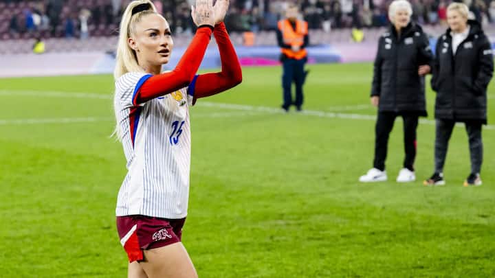 Name Alisha Lehmann Alter 26 Verein Juventus Turin Karriere Erfolgreich als Sportlerin und Influencerin, acht Tore in 59 Spielen für das Schweizer Team. Fans von Aston Villa wählten sie zur beliebtesten Spie­lerin der Saison 2023.