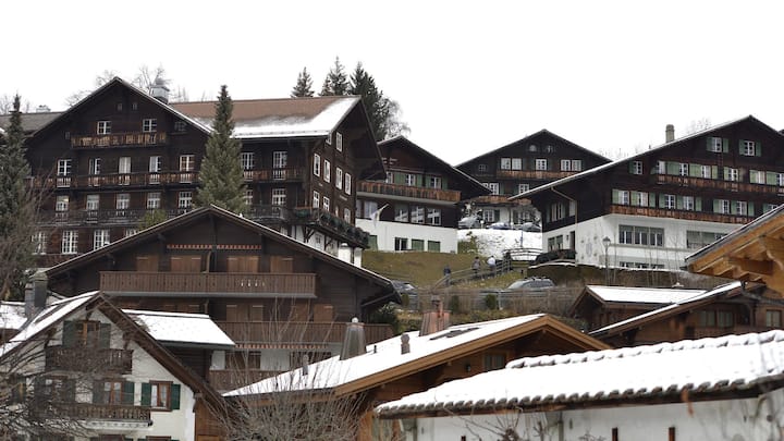 Von Januar bis März sind die Gymnasiasten im Wintercampus in Gstaad BE.