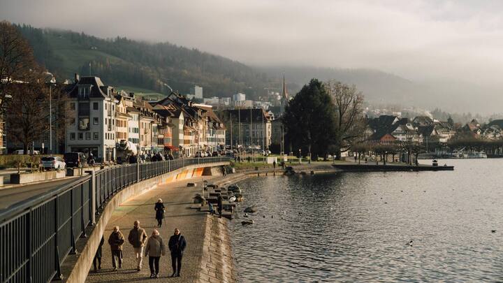 Zwei Seen, rasch in den Bergen, schnell am Flughafen, eine kleine und übersichtliche Stadt, und nach Zürich und Luzern ist es ein Katzensprung.