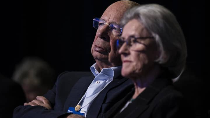 <p>55 Jahre Forum: Das Ehepaar Klaus und Hilde Schwab schmiedete eine weltweit einmalige Organisation.</p>