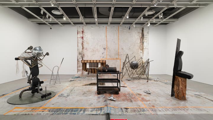 <p>Ser Serpas «Taken through Back Entrances», 2024, Whitney Biennial, New York.</p>