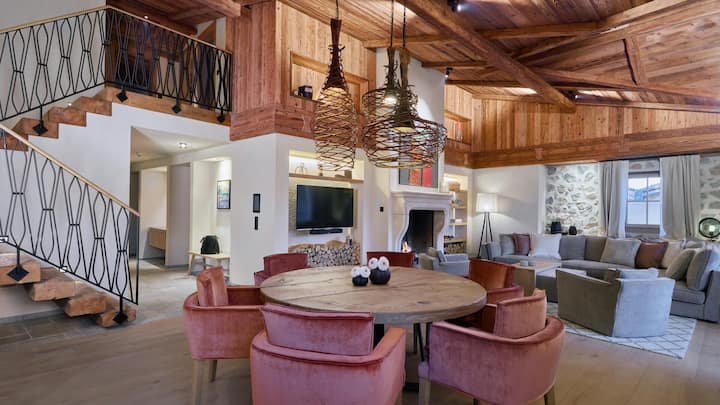 <p>Belarosa Chalet</p>
<p>Der Neubau im Zentrum von Arosa ist ein Refugium für Individualisten, die diskreten Luxus und Privatsphäre suchen.</p>