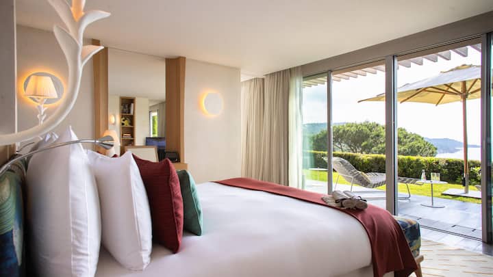 <p>La Réserve Ramatuelle</p>
<p>Eines der besten Ferienhotels Europas – zwischen betörendem Riviera-Chic und diskretem Hideaway.</p>