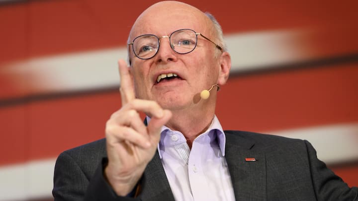 <p>SBB-Chef Vincent Ducrot (Bild) und Peter Spuhler mögen sich, haben aber geschäftliche Differenzen.</p>