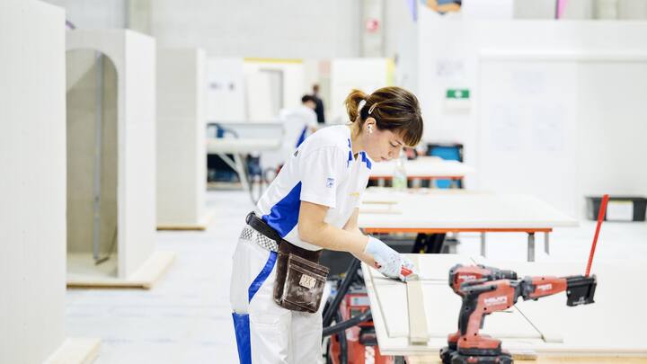 <p>Volle Konzentration an den Swiss Skills: Dank Perfektion und Qualität holte sich Luna Schaller den Sieg in ihrer Kategorie.</p>
