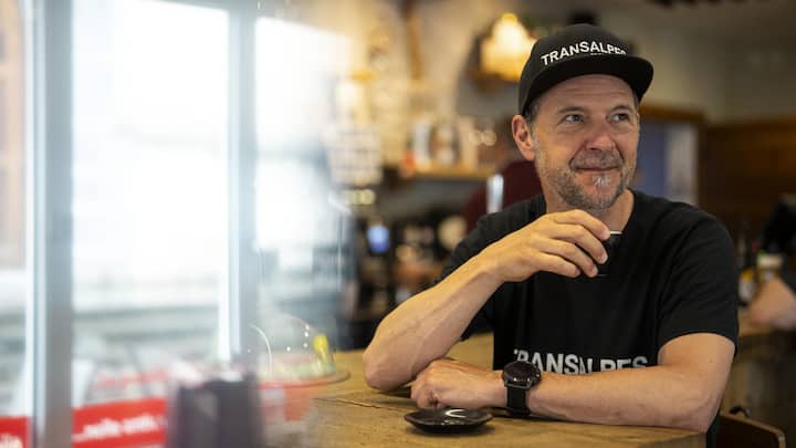 <p>Die Crowd will Schweizer Mountainbikes und gibt bis zu 600'000 Franken: Der Gründer und Geschäftsführer von Transalpes, Michel Juhasz, hofft auf viele Investoren. Dank dem Crowdfunding soll ihr Arbeitgeber auf soliden Beinen stehen. Wenn möglich, folgen eine Nachfolgeregelung und ein erfolgreicher Exit.</p>