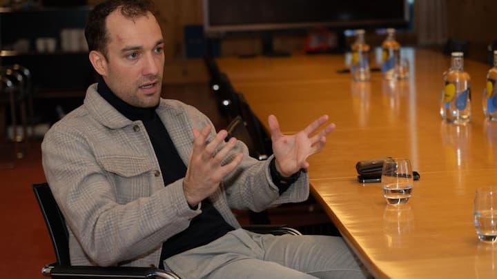 <p>Imanol Schlag im Gespräch mit der Handelszeitung.</p>