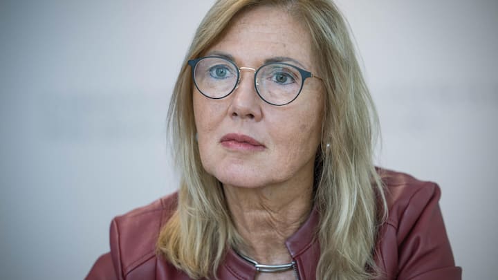 <p>Foto: Philippe Rossier fuer HandelsZeitung, 10.9.2025, Zuerich, Prof. Beatrice Weder Di Mauro, 60, Wirtschaftswissenschaftlerin.</p>