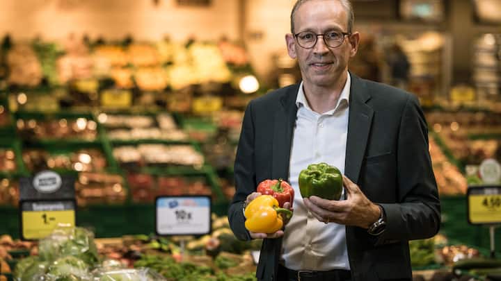 <p>Der Chef von Coop, Philipp Wyss, weist zwei Lehren vor: Er besuchte das Gymnasium, hängte eine kaufmännische Lehre bei der Firma Frischfleisch an, dann eine zweite zum Metzger.</p>