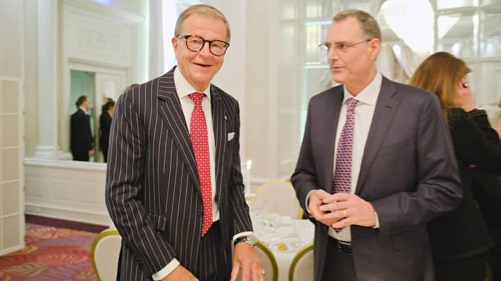 Joerg Wolle; Thomas Jordan.