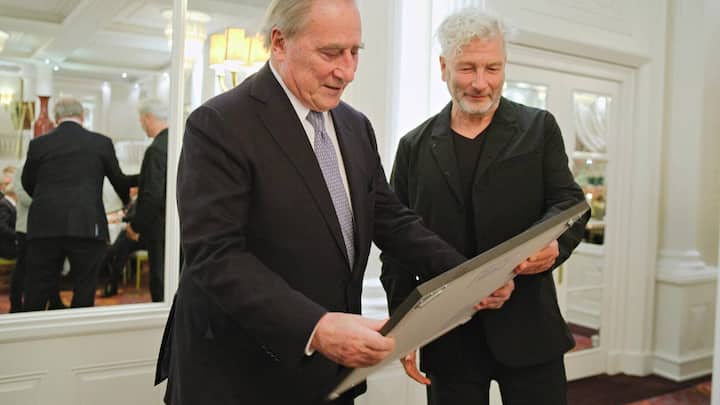 Walter Frey; Peter Gut.