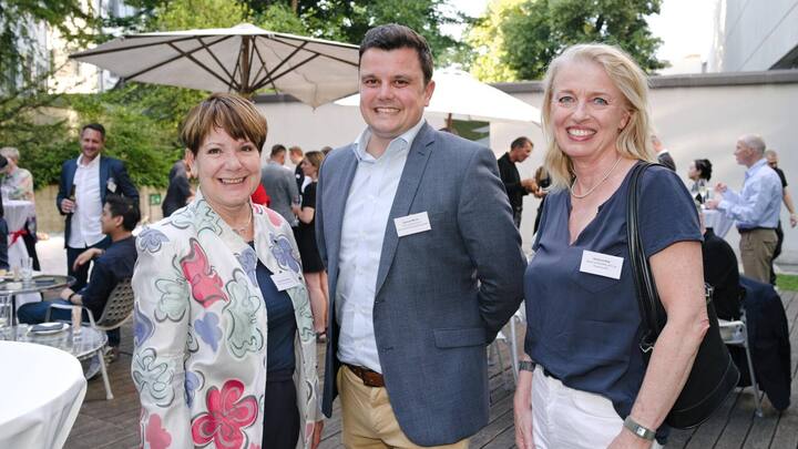 Von links: Barbara Mahrenholz, Preim AG Immobilienagentur; Samuel Wernli, Pax Schweizerische Lebensversicherungs-Gesellschaft; Giuliana Hug, Engel & Völkers Properties AG Zug