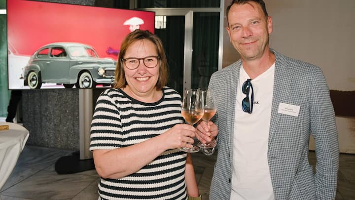 Von links: Nicole Pfammatter, MTCH AG Hotelplan Suisse; Simon Göldi, MTCH AG Hotelplan Suisse