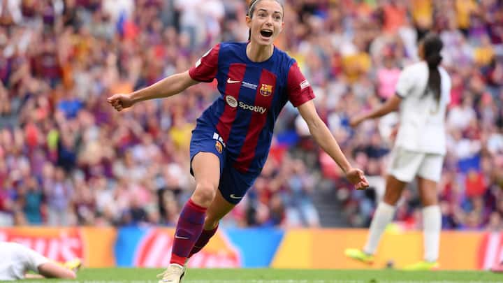<p>Der Vergleich im Fussball: Aitana Bonmatí, Mittelfeldspielerin bei Barcelona, verdient 900'000 Fr. – versus Cristiano Ronaldo, Mittelstürmer bei Al-Nassr, der mehr als 200 Mio. Fr. kassiert.</p>