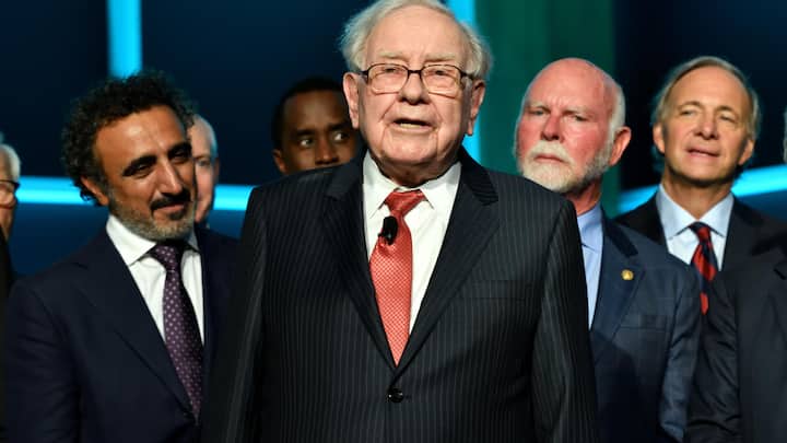 <p>Warren Buffet sah mit 94 Jahren seine Endlichkeit ein und ernannten einen Nachfolger.</p>