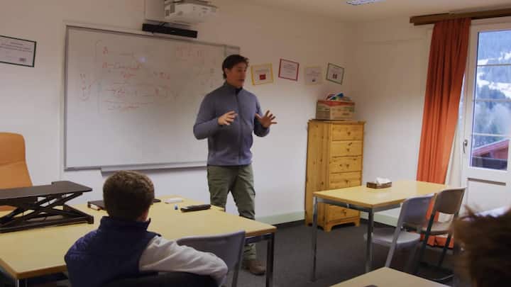 Auch die Schulzimmer sind nicht übertrieben luxuriös eingerichtet.