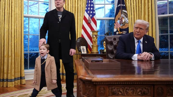 <p>Best Buddies: Donald Trump hat Förderungen eingestellt. Im Autobusiness hat Elon Musk der Draht zum US-Prä­sidenten nichts genützt.</p>