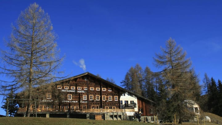 Das Von-Sprecher-Haus in Davos GR wird künftig von den Bergbahnen Davos Klosters geführt.
