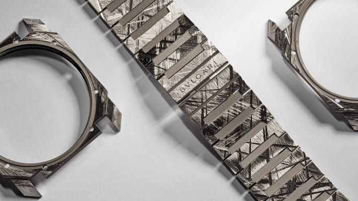 Von Hand zerkratztes Band.