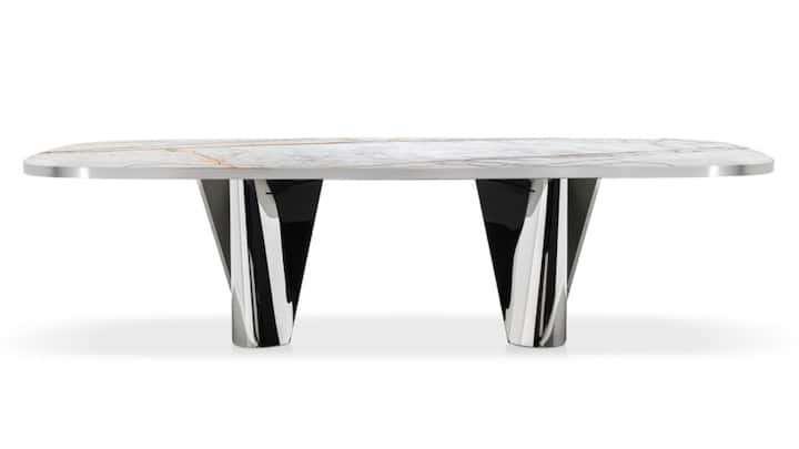 <p>Molteni: Der Tisch Lise trägt eine Tischplatte aus  edlem Marmor, die Beine sind mit  Edelstahl ­verkleidet. Christoph Delcourt hat ihn entworfen.</p>